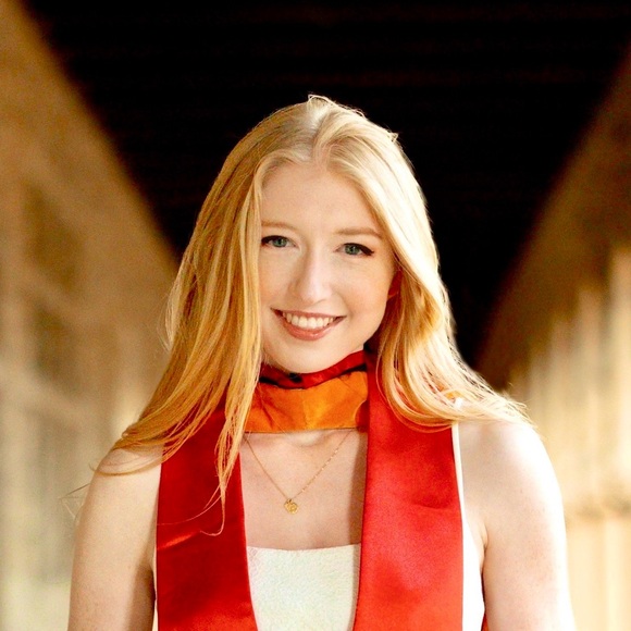 Meet your Posher, Briana - Picture 1 of 1